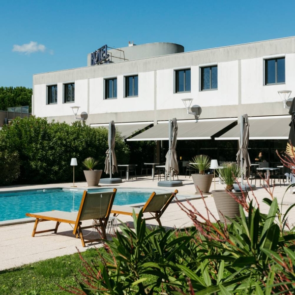 Repas de groupe - Hotel Restaurant Sous Les Pins - restaurant ETOILE-SUR-RHONE - Hotel Portes les Valence - Restaurant Portes les Valence